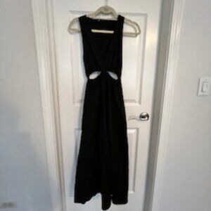 Black Side Cut-out Maxi Dress